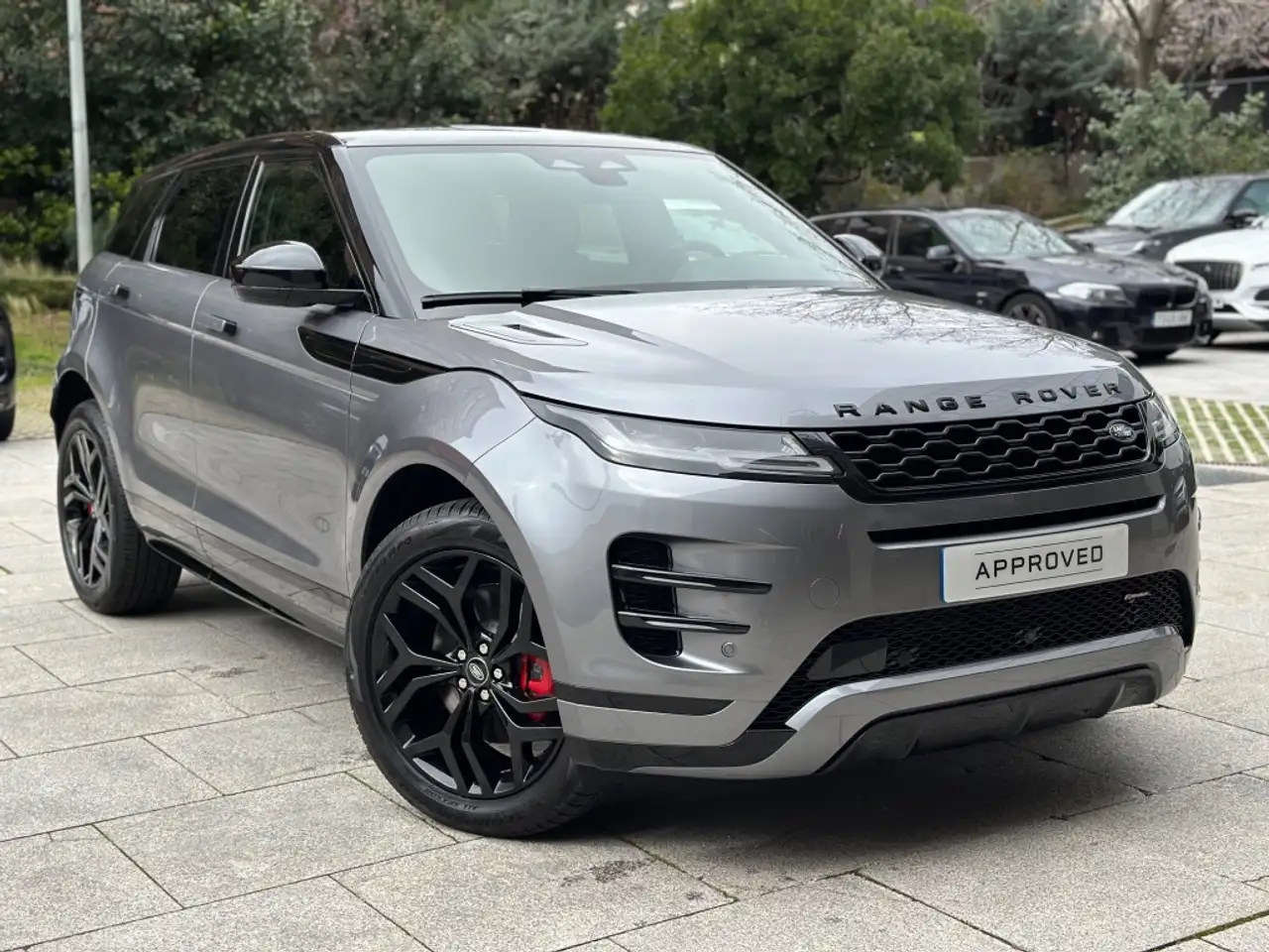 Land Rover Range Rover Evoque 1.5 I3 PHEV R-Dynamic SE AWD Auto — Vehicle gallery 3