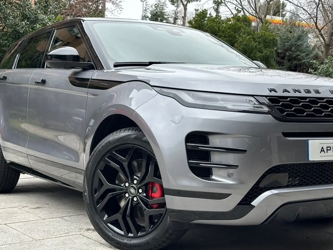 Land Rover Range Rover Evoque 1.5 I3 PHEV R-Dynamic SE AWD Auto — Vehicle gallery 12