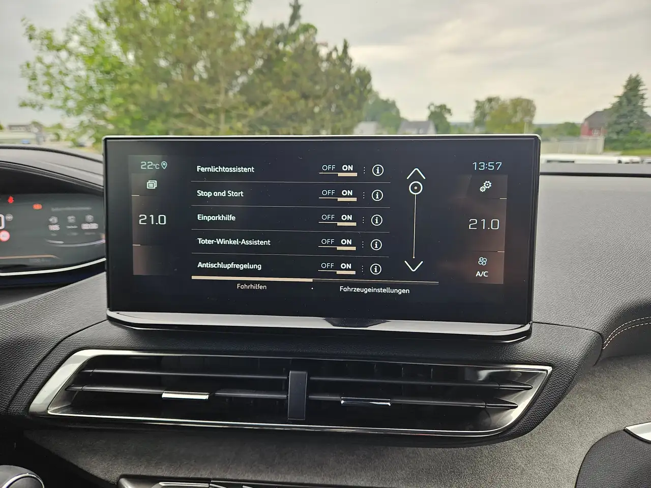 Peugeot 5008 GT AT NAVI Full-LED 7-Sitzer el.Heckkl. BlackPaket — معرض صور السيارة 17