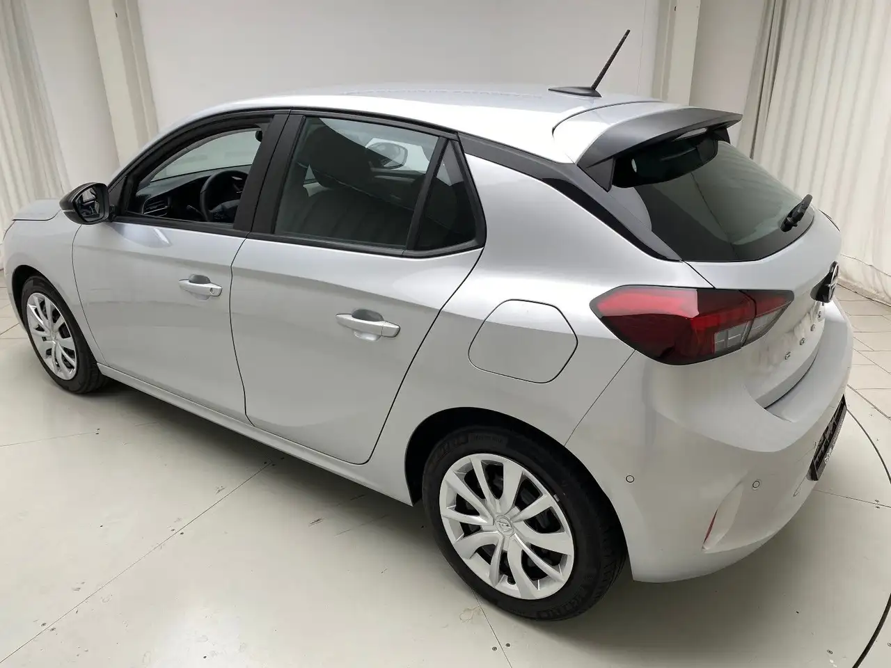 Opel Corsa F 1.2 Edition LED Winterpaket Navigation — Vehicle gallery 8