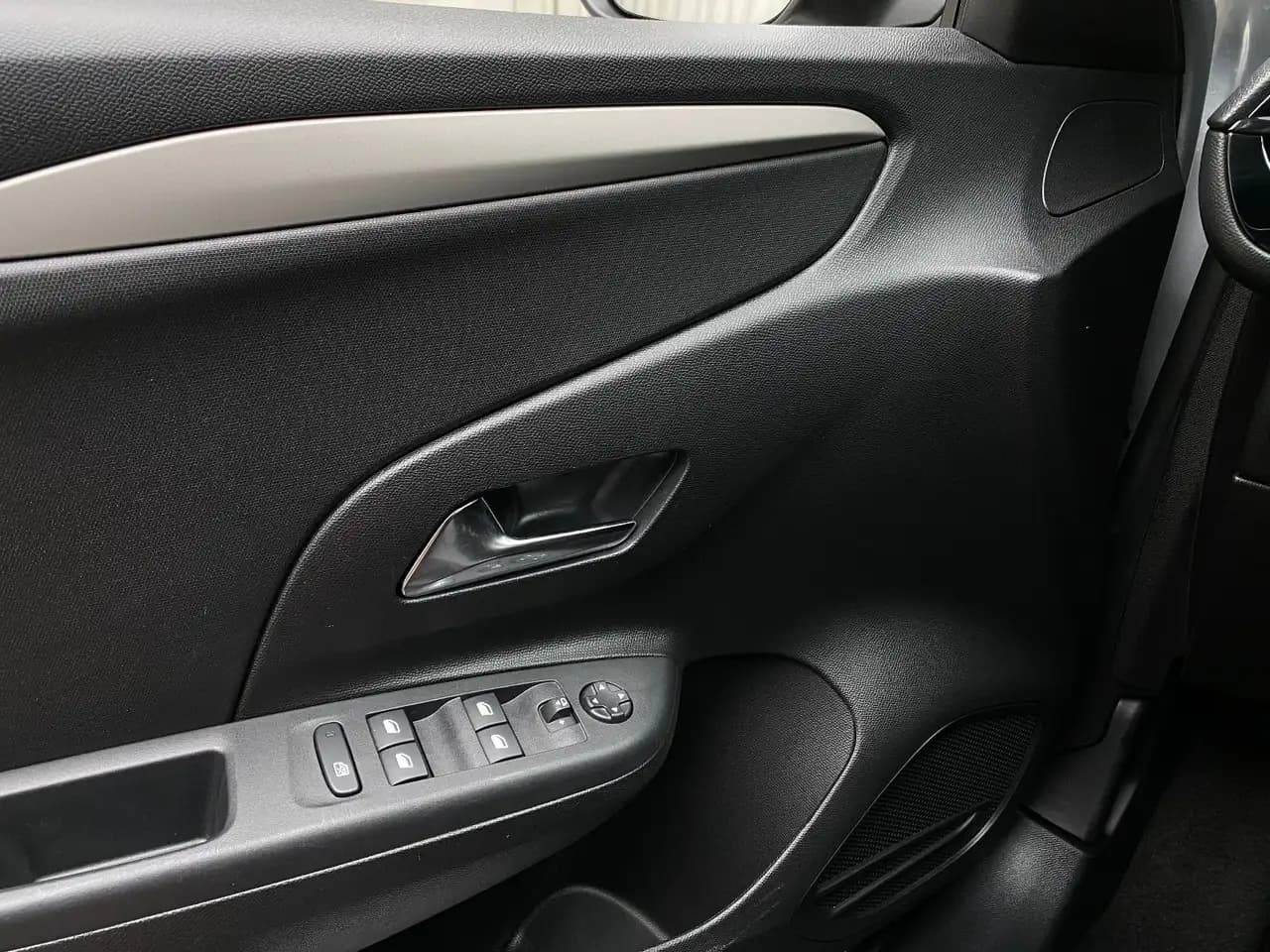 Opel Corsa F 1.2 Edition LED Winterpaket Navigation — Vehicle gallery 36