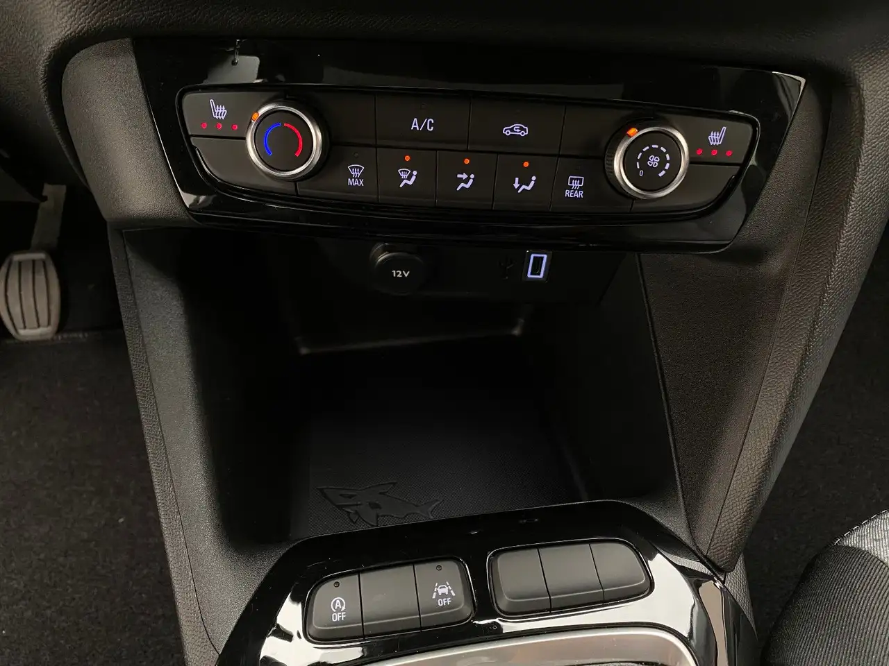 Opel Corsa F 1.2 Edition LED Winterpaket Navigation — Vehicle gallery 15