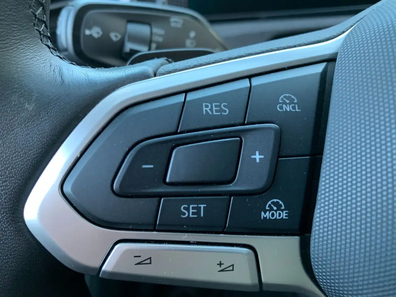 Volkswagen Tiguan NEW City 130PS Sitzh./LED/Kamera/PDC — Vehicle gallery 17