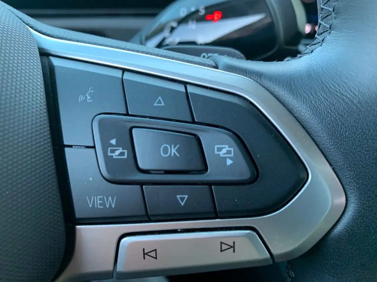 Volkswagen Tiguan NEW City 130PS Sitzh./LED/Kamera/PDC — Vehicle gallery 18