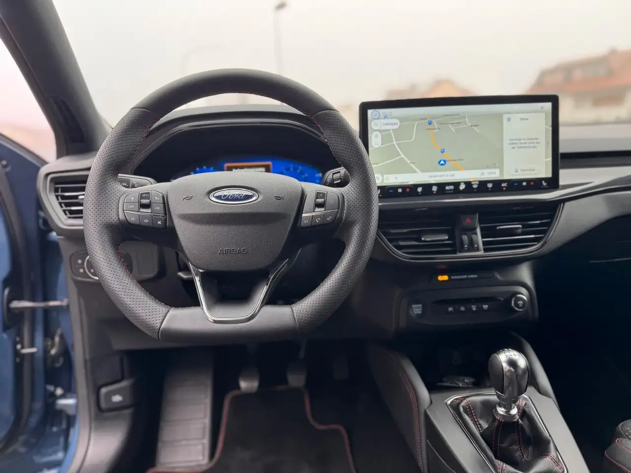 Ford Focus Turnier 1.0 ST-Line X AHK KAMERA LED SHZ — معرض صور السيارة 13