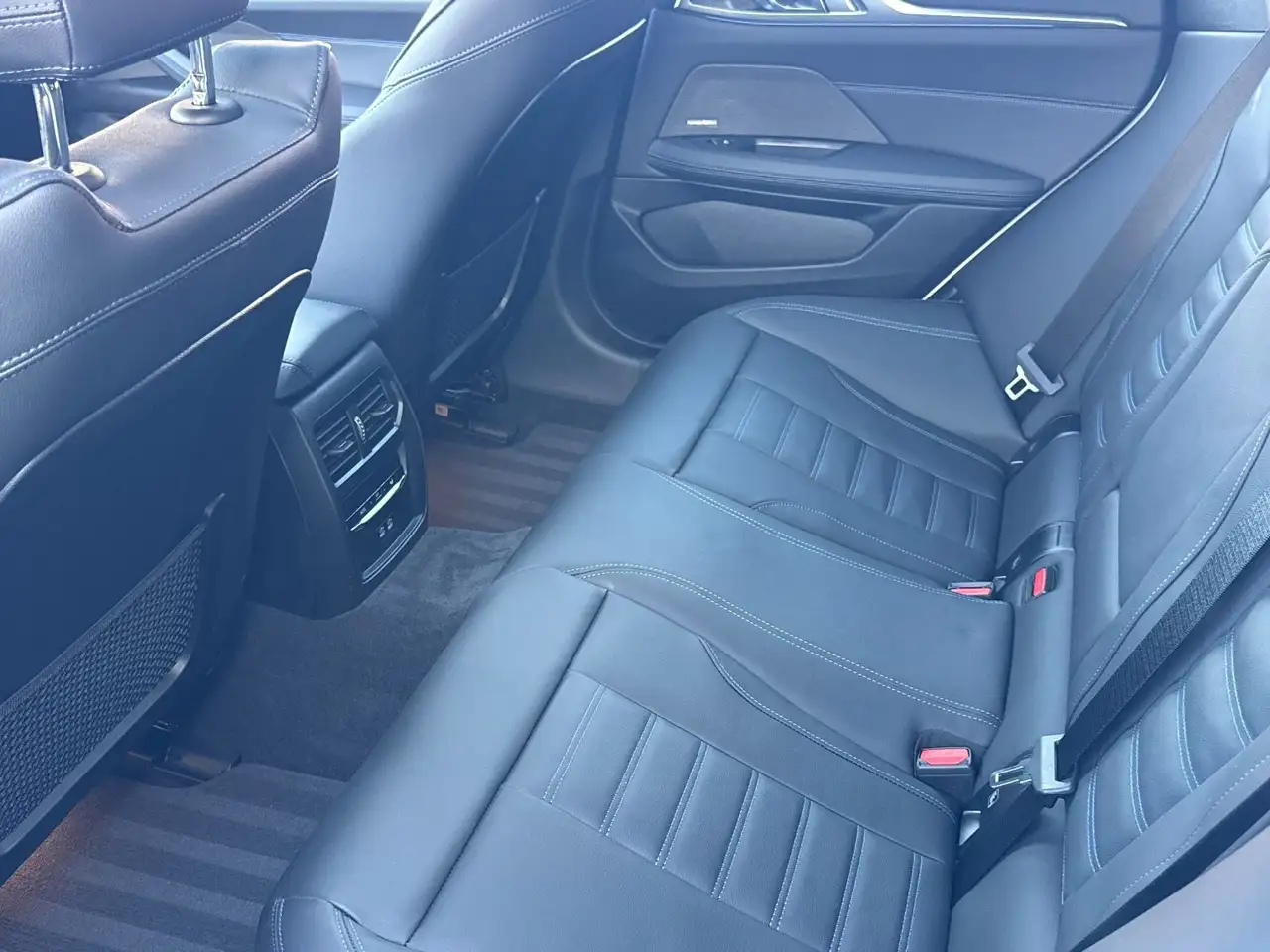 BMW i4 Gran Coupe 40 eDrive M Sportpaket Laser Pano — Galerie du véhicule 19