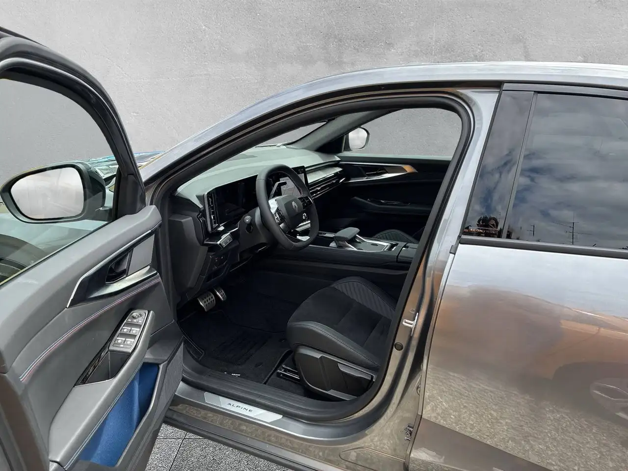 Renault Rafale 200 E-Tech Full Hybrid Esprit Alpine — معرض صور السيارة 11