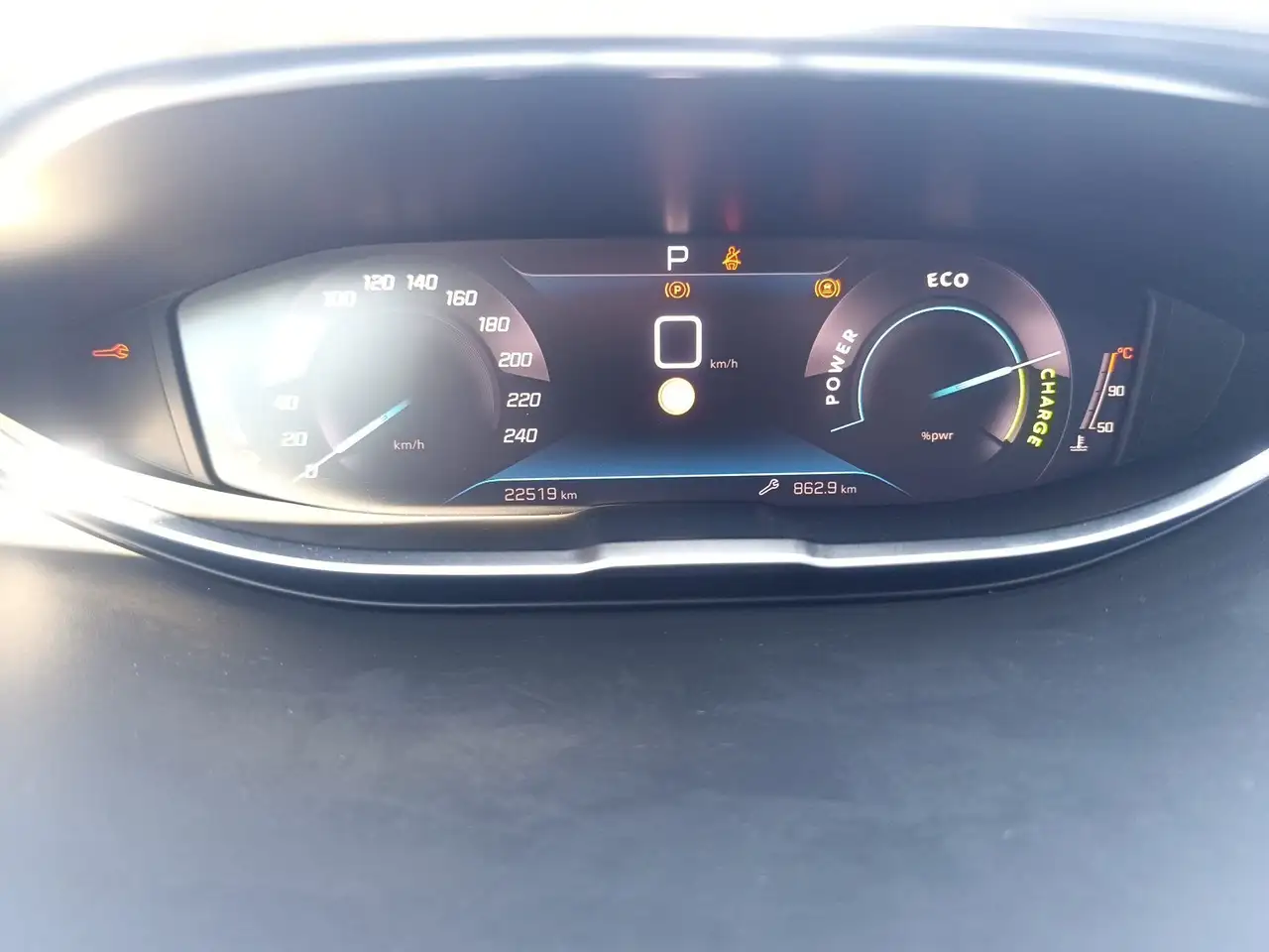 Peugeot 3008 Hybrid 136 eDSC6 Allure Pack PDC LED Navi — معرض صور السيارة 6
