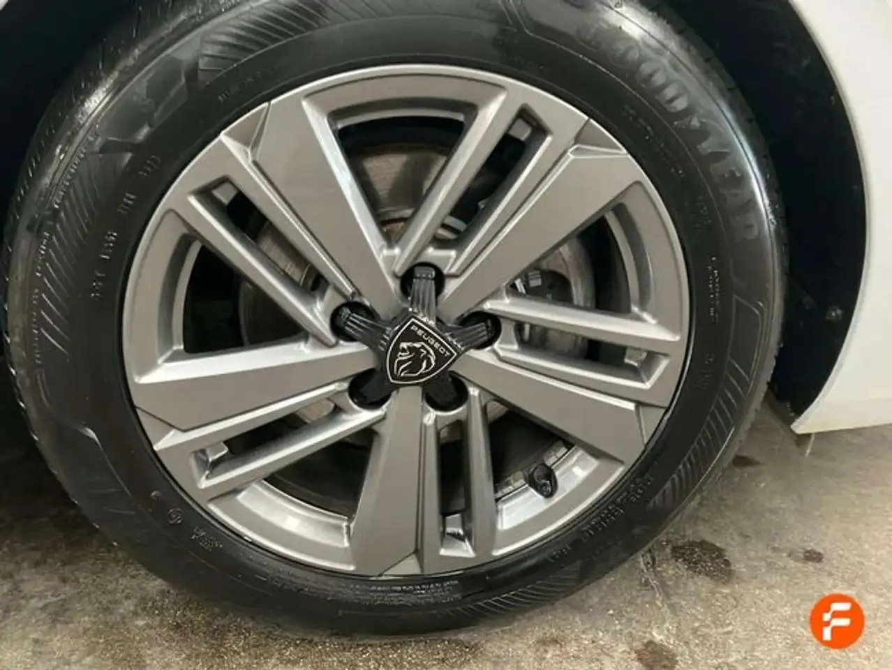 Peugeot 308 1.2 PureTech S&S Active 130 — Galería del vehículo 20