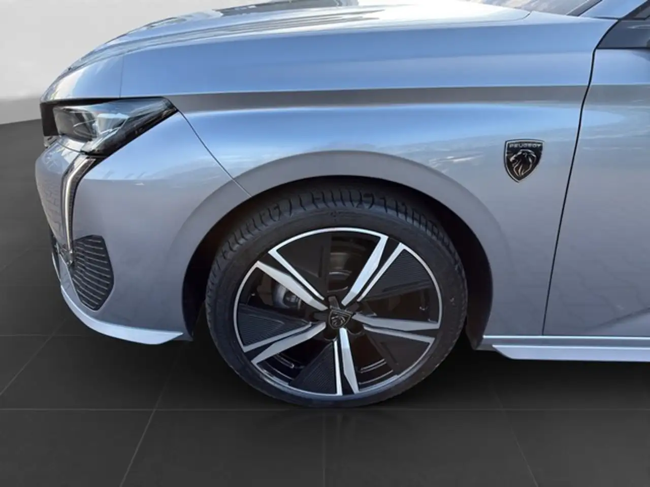 Peugeot 308 GT 1.2 PureTech +MATRIX+360°CAM+SHZ+NAVI+LHZ+ — Galería del vehículo 7