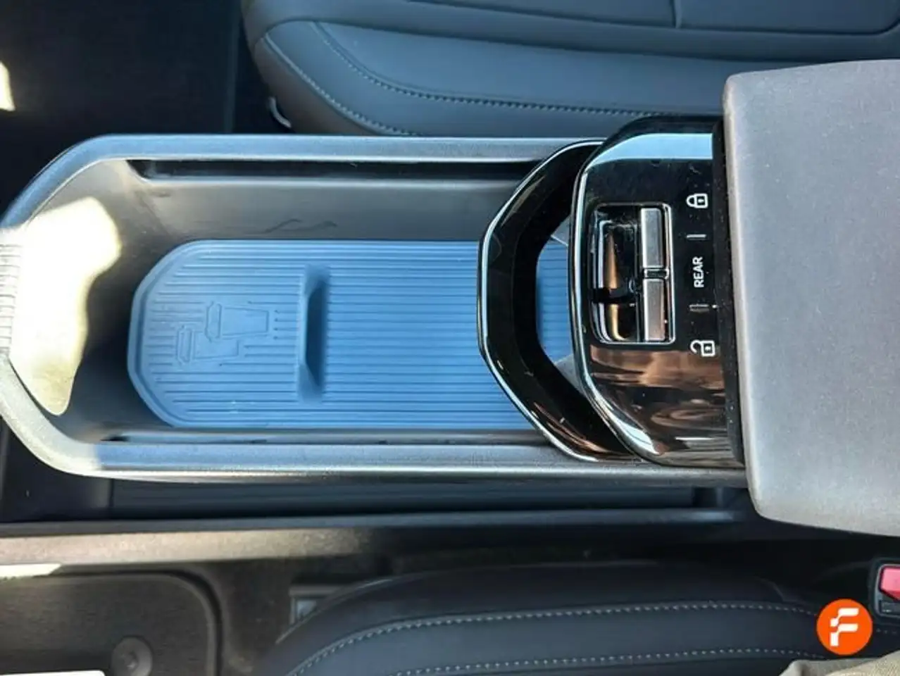 Volvo EX30 Single Extended Range Plus RWD — Vehicle gallery 26