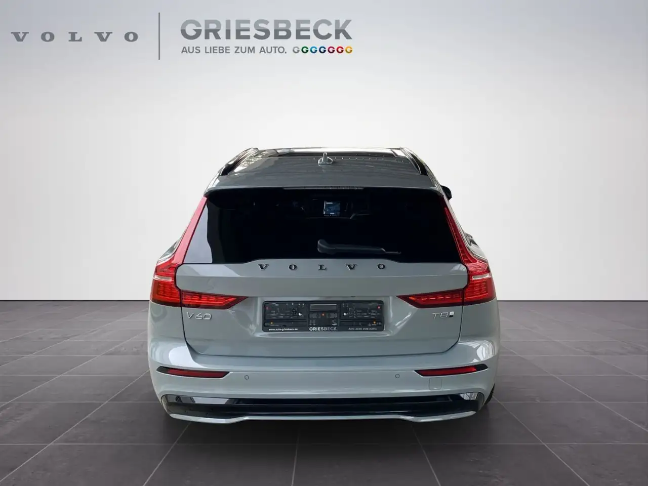 Volvo V60 Kombi T8 Ultra Dark Recharge WiPa*SitzHZG*LED — Vehicle gallery 4