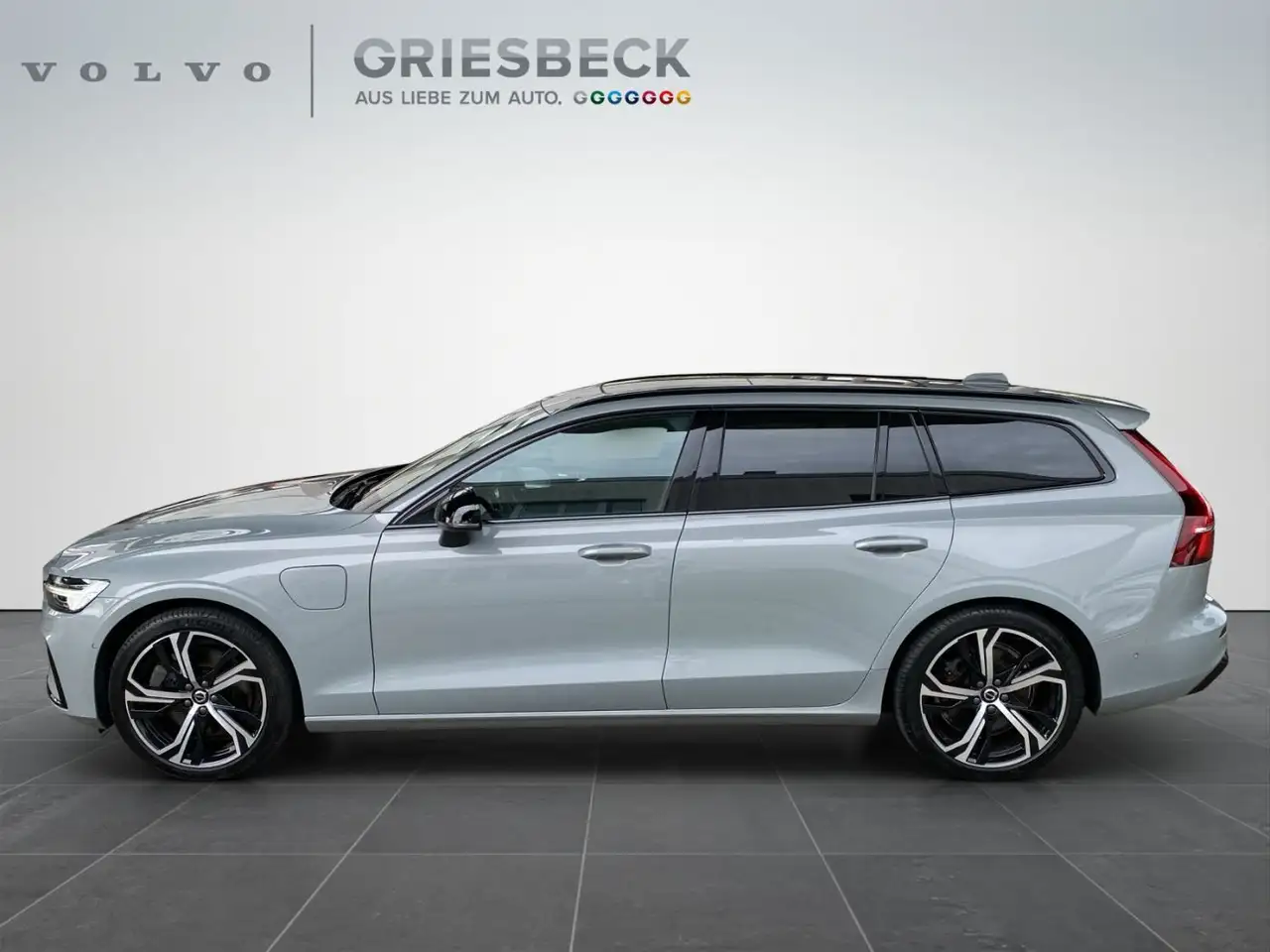 Volvo V60 Kombi T8 Ultra Dark Recharge WiPa*SitzHZG*LED — Vehicle gallery 2