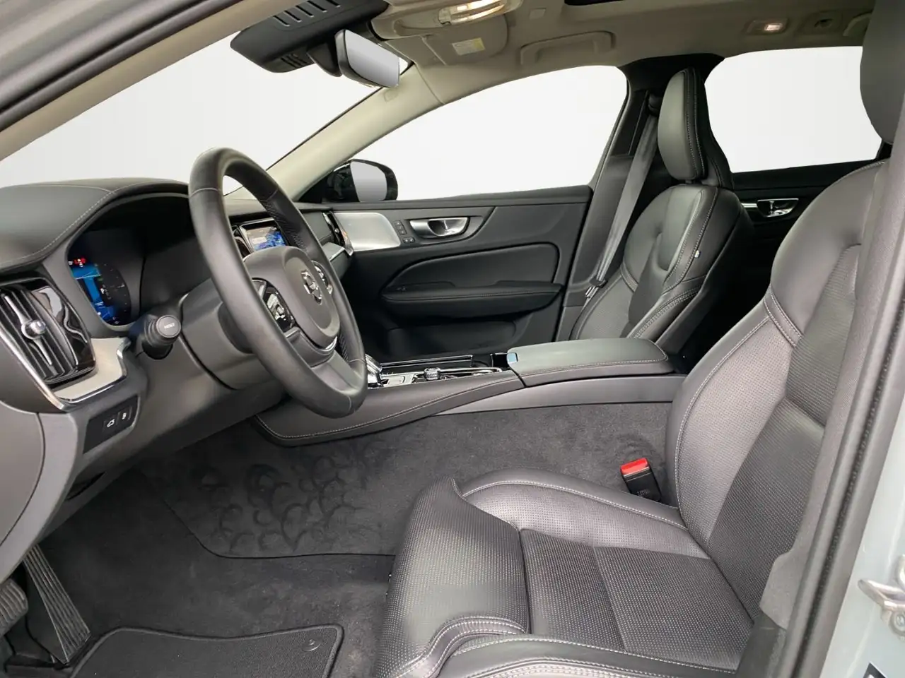 Volvo V60 Kombi T8 Ultra Dark Recharge WiPa*SitzHZG*LED — Vehicle gallery 7