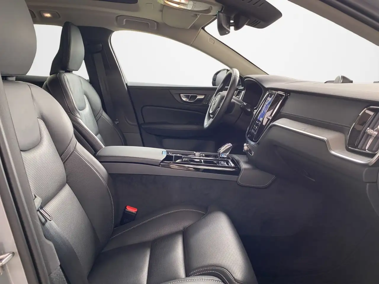 Volvo V60 Kombi T8 Ultra Dark Recharge WiPa*SitzHZG*LED — Vehicle gallery 12