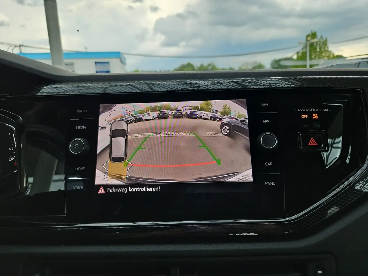Volkswagen Taigo 1,0 TSI Life Kamera Navi — Vehicle gallery 17