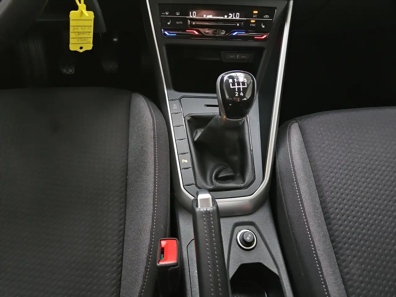 Volkswagen Taigo 1,0 TSI Life Kamera Navi — Vehicle gallery 15