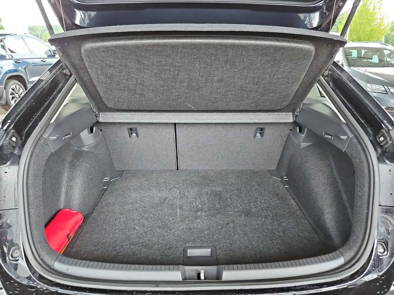 Volkswagen Taigo 1,0 TSI Life Kamera Navi — Vehicle gallery 11