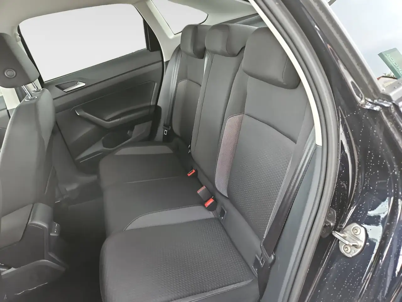 Volkswagen Taigo 1,0 TSI Life Kamera Navi — Vehicle gallery 9