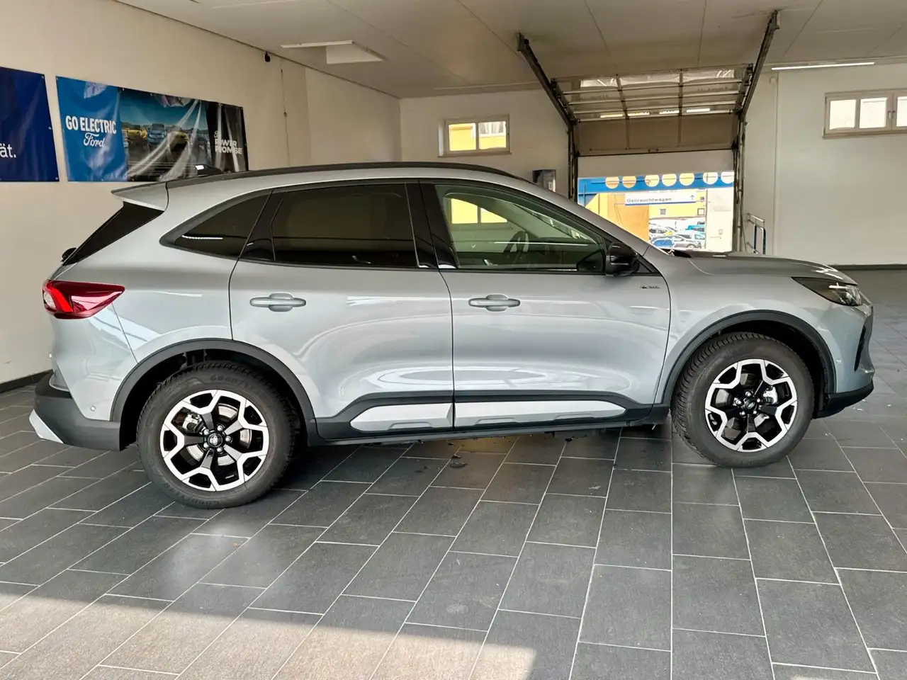Ford Kuga 2.5 Duratec PHEV Active X*ACC*360°*NAVI*SHZ — معرض صور السيارة 9