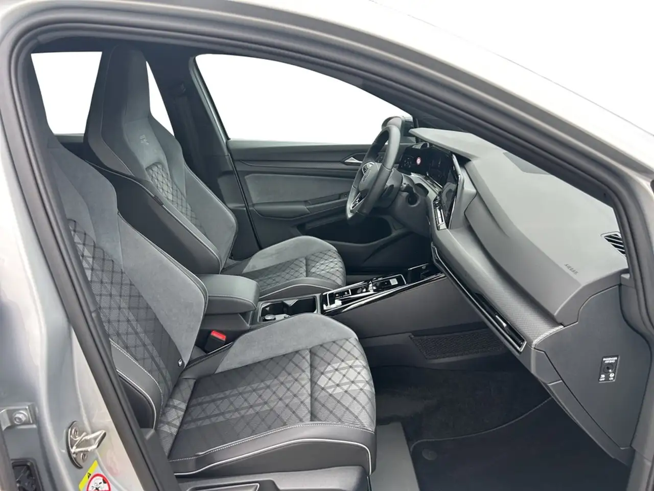 Volkswagen Golf VIII Variant 1.5 eTSI DSG R-Line LED*NAV*SHZ*AC... — Galería del vehículo 10