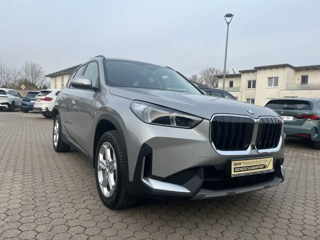 BMW X1 20i sDrive/HUD/AHK/Panoramadach/Navi/LED/ACC — معرض صور السيارة 7