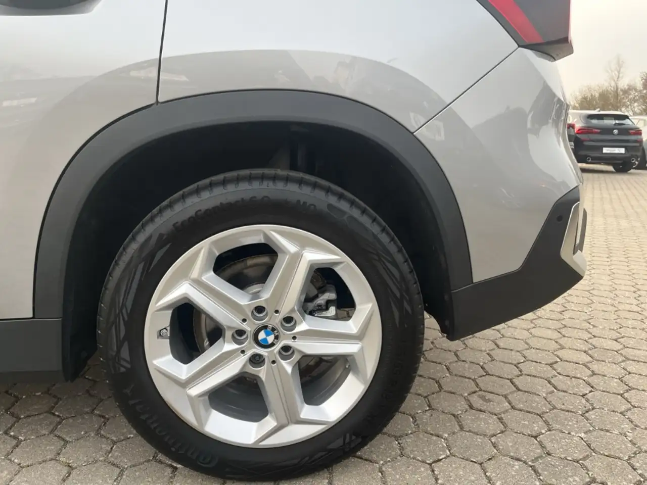 BMW X1 20i sDrive/HUD/AHK/Panoramadach/Navi/LED/ACC — معرض صور السيارة 33