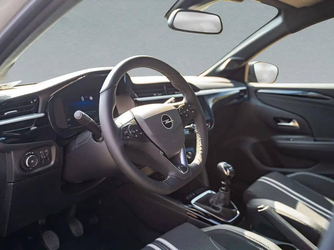 Opel Corsa F GS 1.2 6-G/130°RFK/LED/LHz/SHz/Klima — Galería del vehículo 10