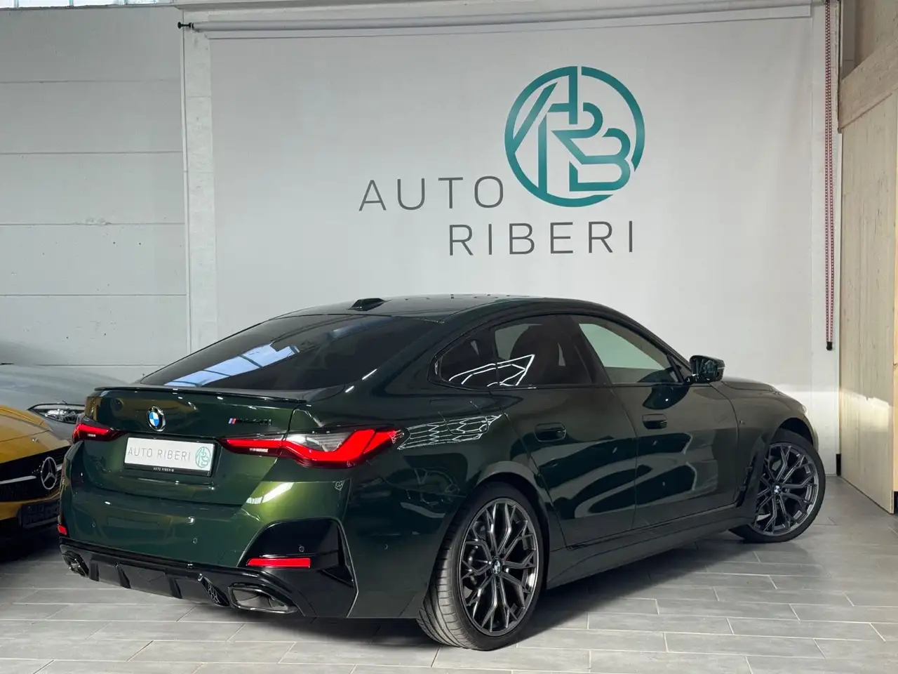 BMW M4 i Gran Coupe*HUD*360°Kamera*H&K*M-Sport* — Vehicle gallery 10
