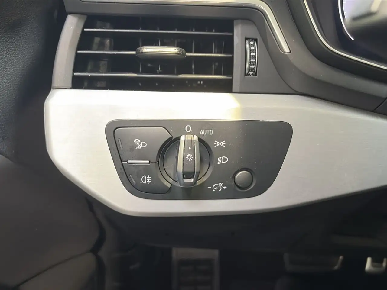 Audi A4 35 TDI S line S tronic 120kW — Galería del vehículo 12