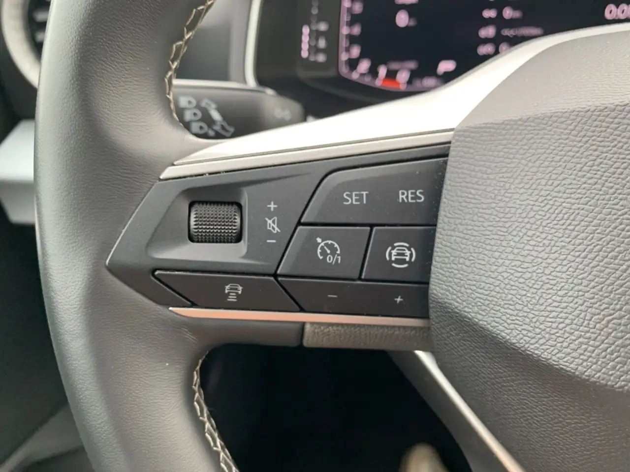 SEAT Ibiza STYLE EDTION 1.0 TSI DSG Style Edition LED+KLIMA+P — Galería del vehículo 34