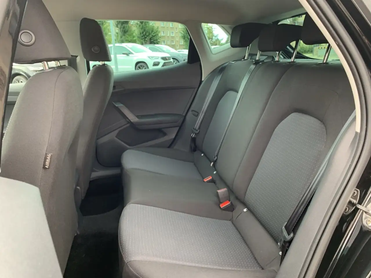 SEAT Ibiza STYLE EDTION 1.0 TSI DSG Style Edition LED+KLIMA+P — Galería del vehículo 11