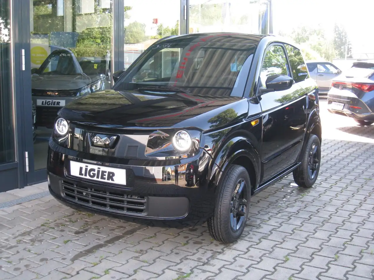 Ligier Myli VOLLELEKTRISCH IDEAL 8,28 kWh bis zu 123 km Reichweite *FAHREN AB 15 JAHREN* — Allersberg