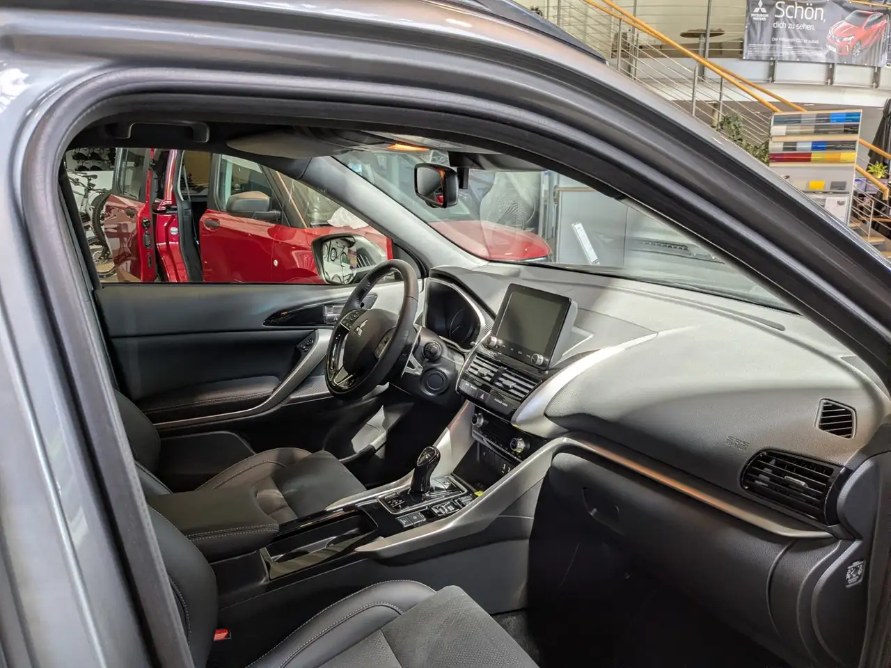 Mitsubishi Eclipse Cross 2.4 l PHEV 138 kW Select — Vehicle gallery 5
