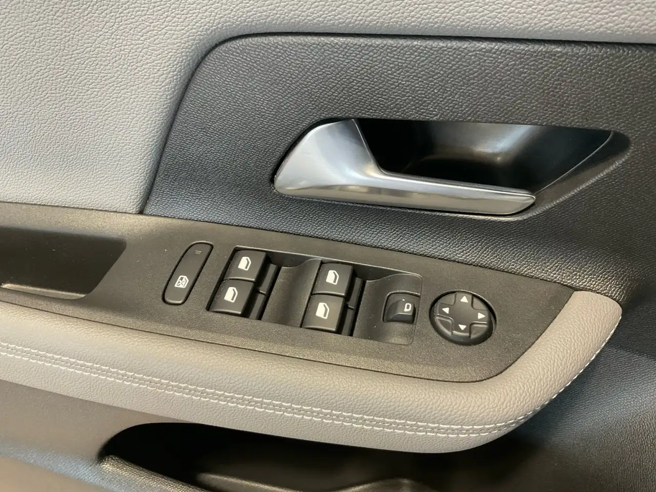 Opel Mokka Elegance Kamera PDC, Winterpaket, ... — معرض صور السيارة 19