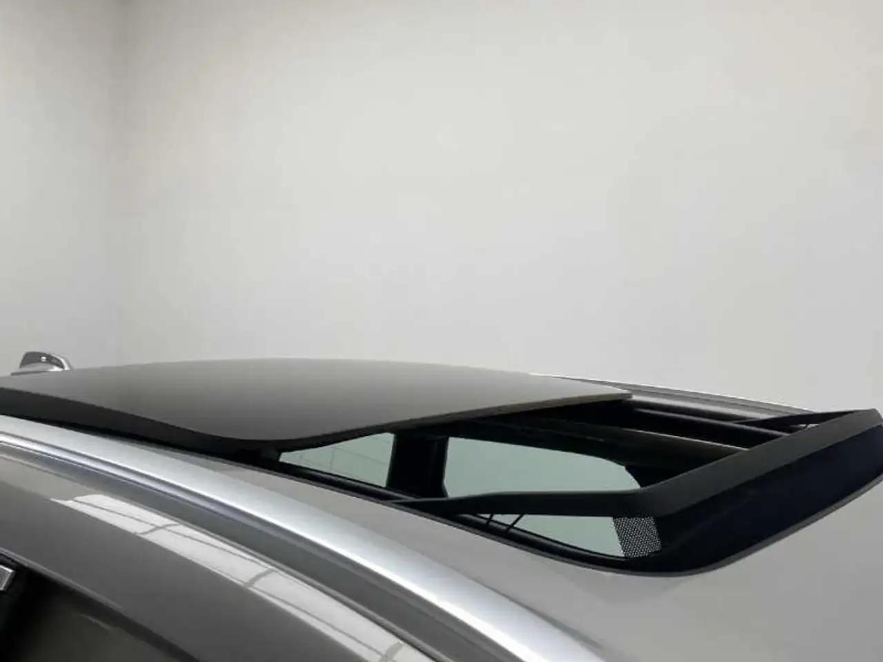 Volvo XC60 2.0 T6 AWD Recharge Core Auto — معرض صور السيارة 21