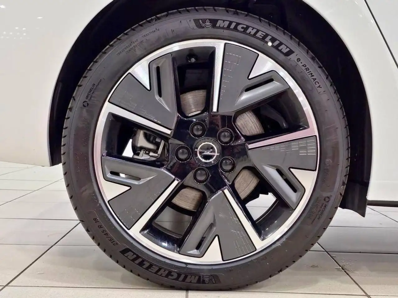 Opel Astra 54kWh GS Auto — Vehicle gallery 9