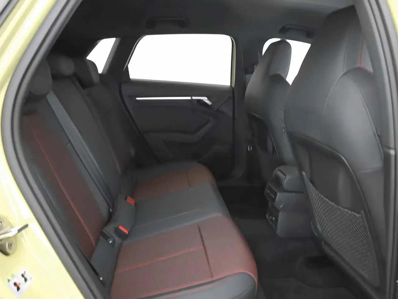 Audi S3 SPORTBACK LED/DAB/2-ZONEN/NAVI+/VC+/SHZ./KAM. — معرض صور السيارة 16