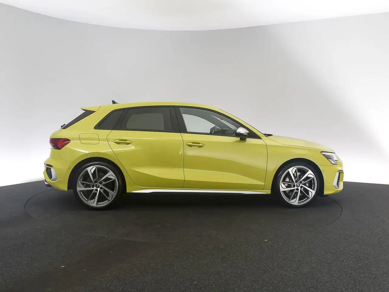 Audi S3 SPORTBACK LED/DAB/2-ZONEN/NAVI+/VC+/SHZ./KAM. — معرض صور السيارة 9