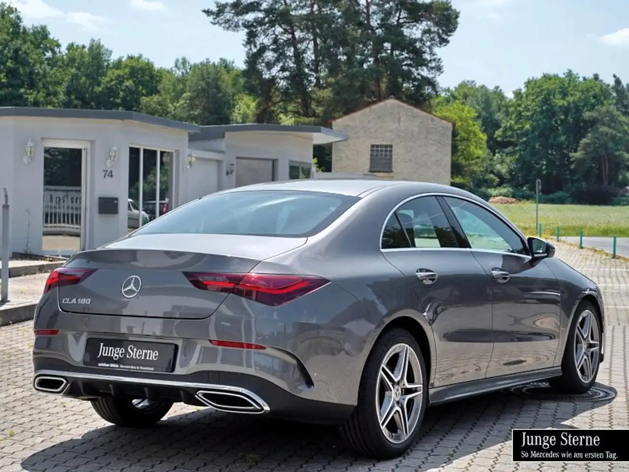Mercedes-Benz CLA 180 AMG ADVP AMBIENTE+KAM+18''+LENKRADHZG+KE — Vehicle gallery 4