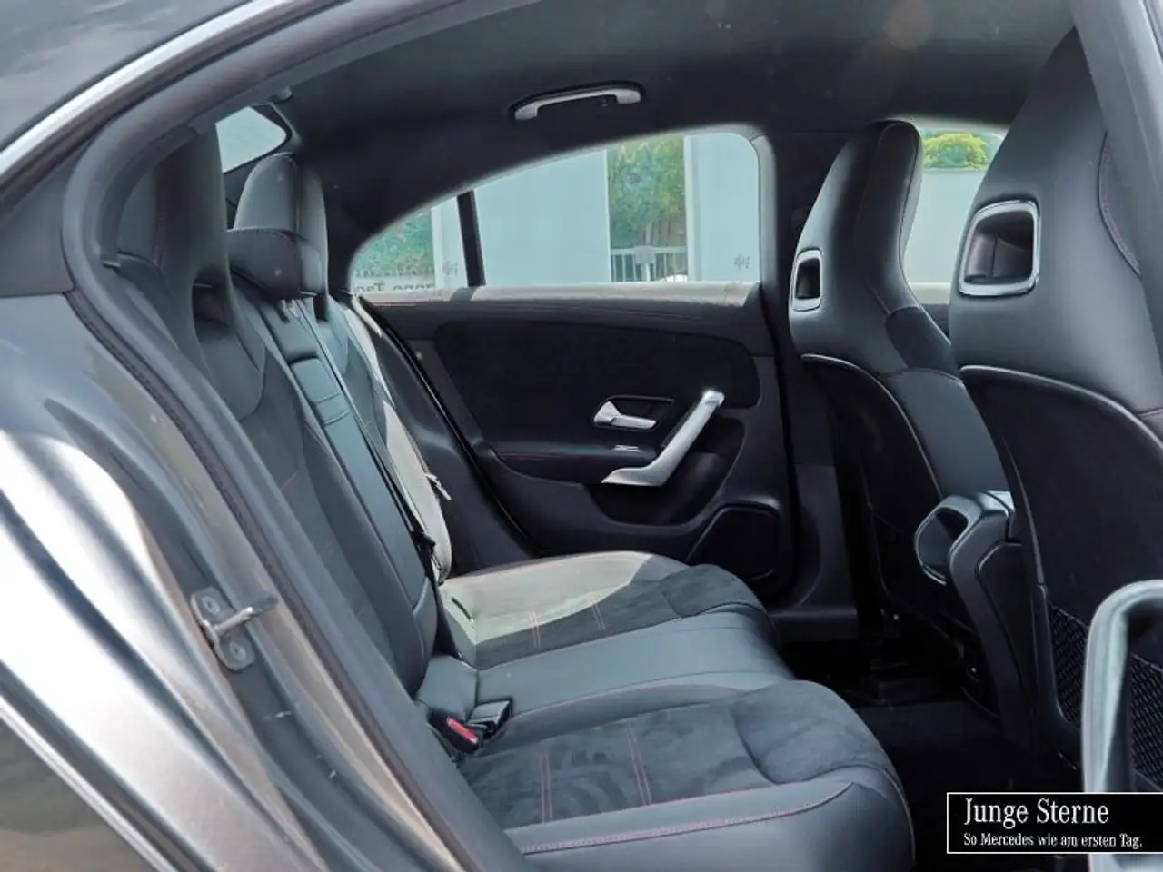 Mercedes-Benz CLA 180 AMG ADVP AMBIENTE+KAM+18''+LENKRADHZG+KE — Vehicle gallery 6
