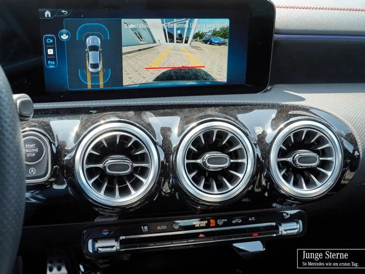 Mercedes-Benz CLA 180 AMG ADVP AMBIENTE+KAM+18''+LENKRADHZG+KE — Vehicle gallery 11