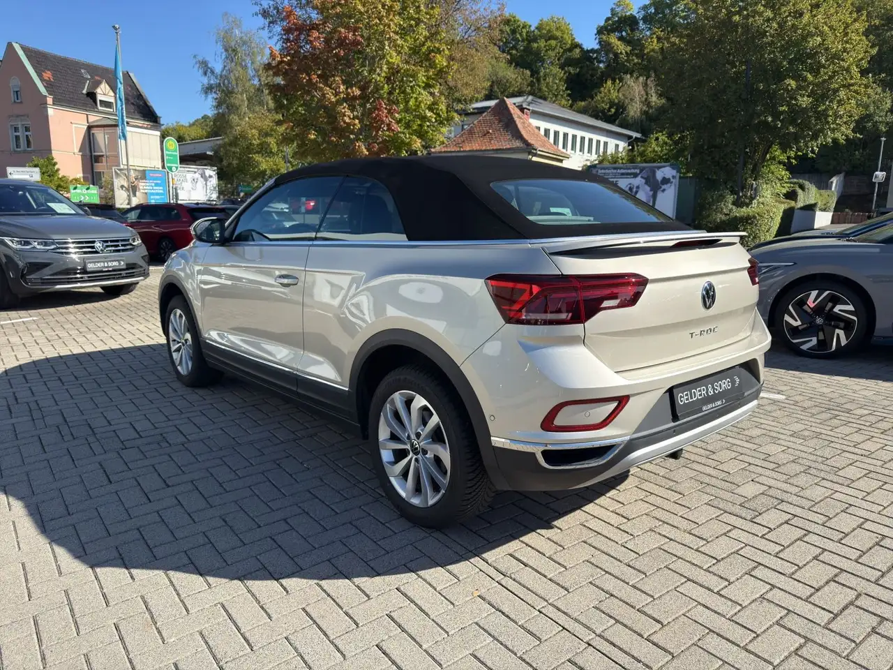 Volkswagen T-Roc TSI Style Anhängek*LED*Navi*RFK — Galerie du véhicule 22