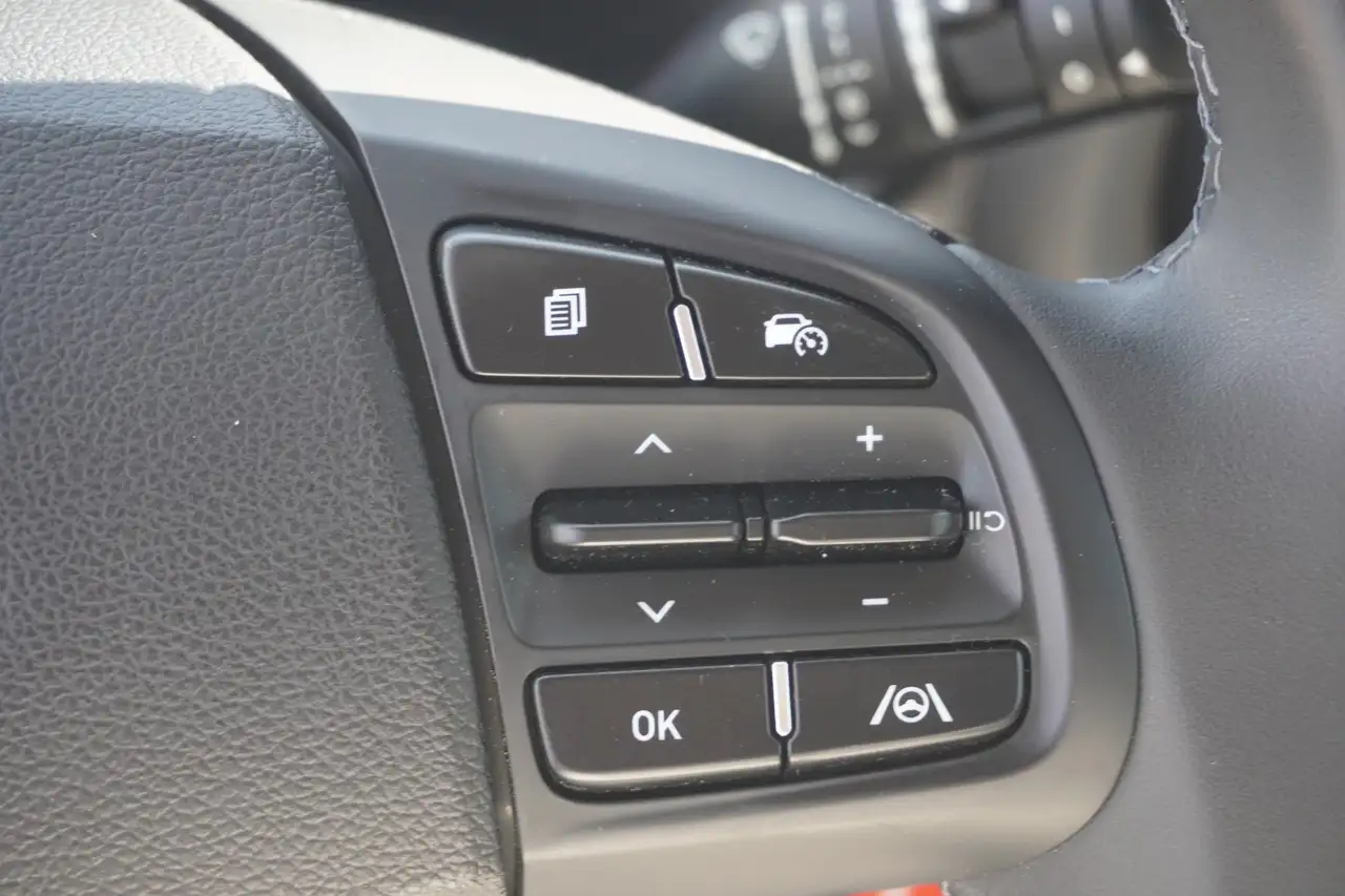 Hyundai i10 1.0 Trend Klima DAB Digitales Cockpit USB — معرض صور السيارة 14