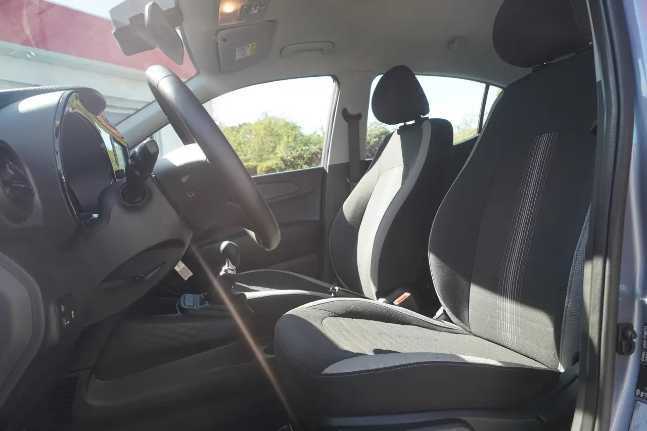 Hyundai i10 1.0 Trend Klima DAB Digitales Cockpit USB — معرض صور السيارة 9