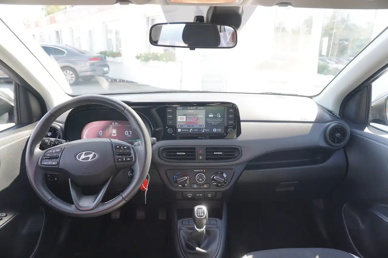 Hyundai i10 1.0 Trend Klima DAB Digitales Cockpit USB — معرض صور السيارة 10
