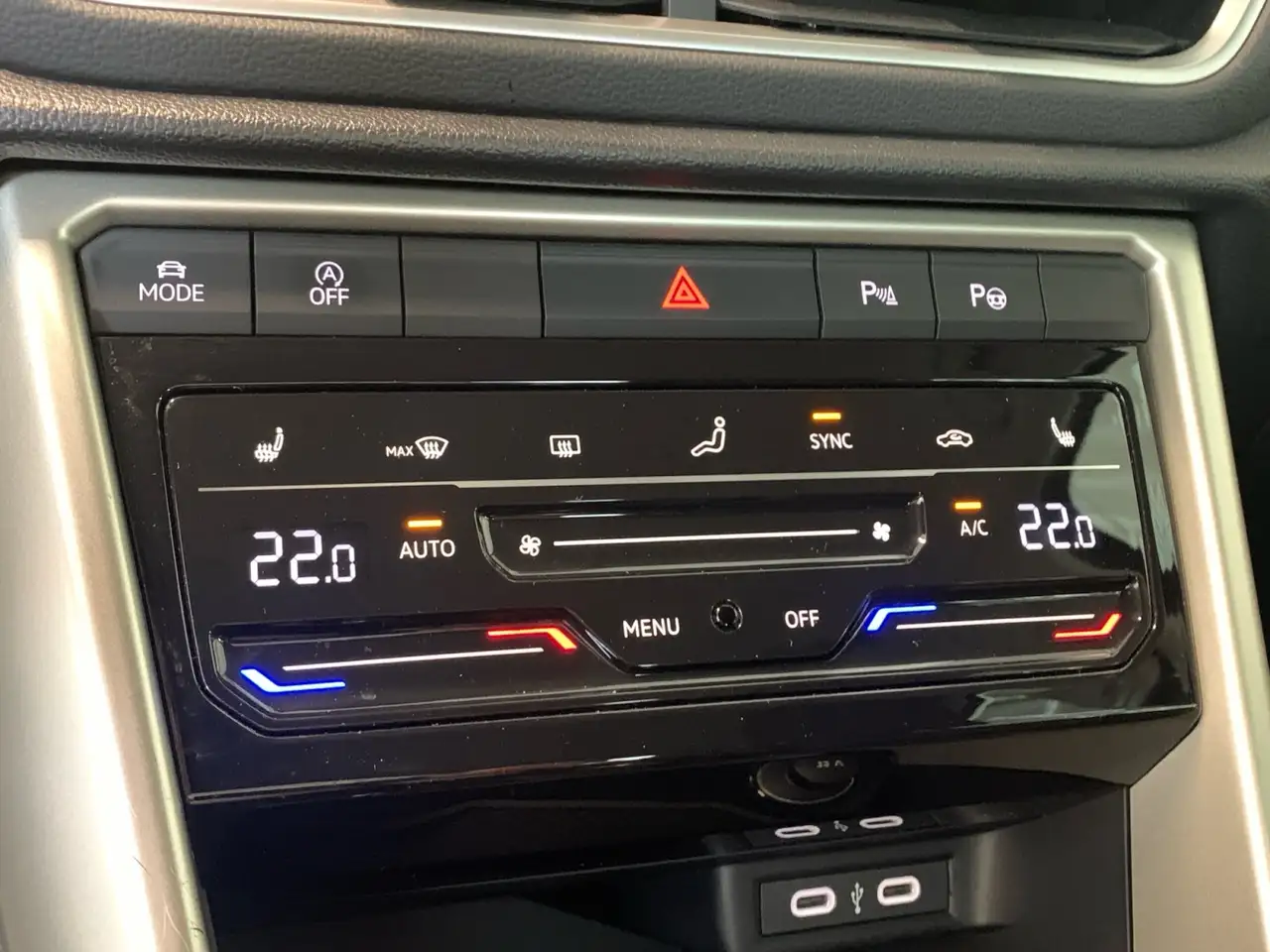 Volkswagen T-Roc Move 1.5 TSI KAMERA IQ.DRIVE APP NAVI GJR — Vehicle gallery 14
