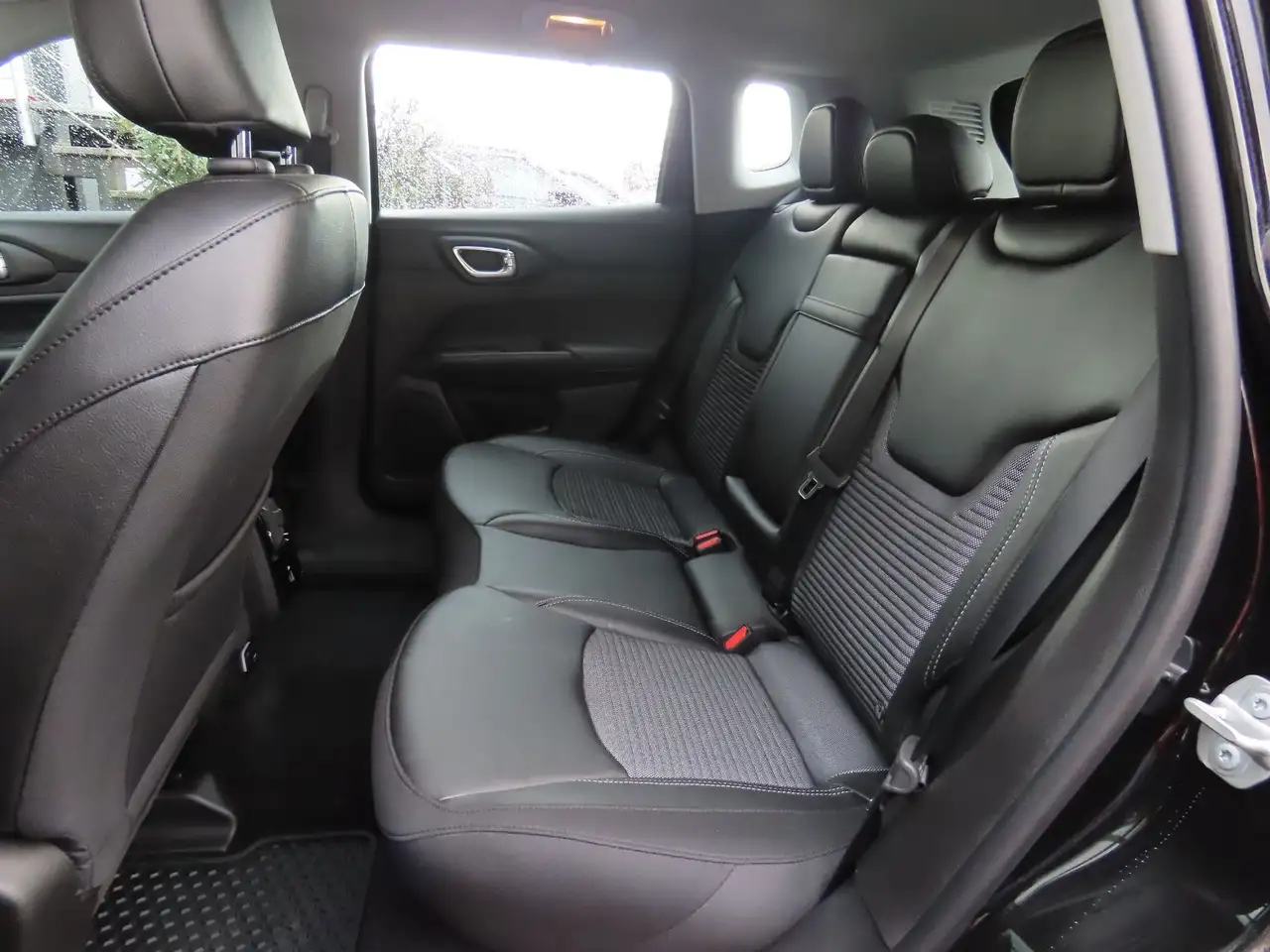 Jeep Compass 1.5 GSE T4 Autom. Keyless Sitzheiz. 360° — Galerie du véhicule 25
