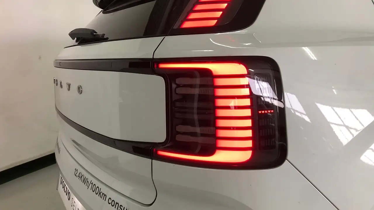 Volvo EX30 MODELO ULTRA SINGLE 272CV MOTOR EXTENDED REANGE AU — معرض صور السيارة 25