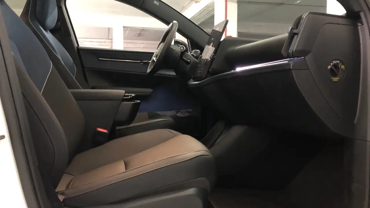 Volvo EX30 MODELO ULTRA SINGLE 272CV MOTOR EXTENDED REANGE AU — معرض صور السيارة 9